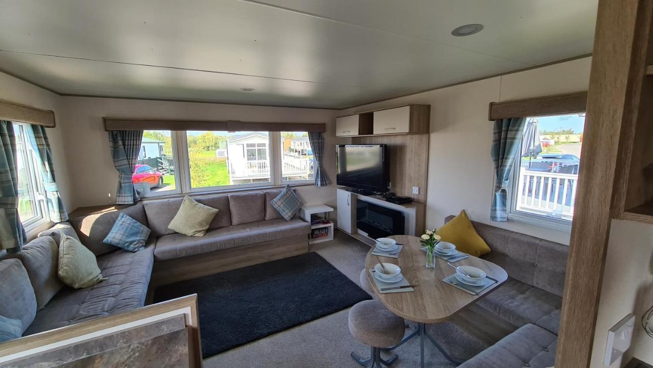 Luxury 2019 8 Berth Caravan With Hot Tub @ Tattershall Lakes מראה חיצוני תמונה