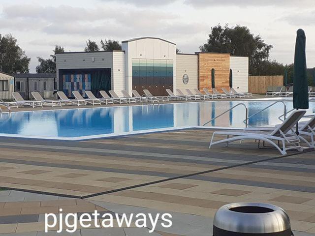 Luxury 2019 8 Berth Caravan With Hot Tub @ Tattershall Lakes מראה חיצוני תמונה
